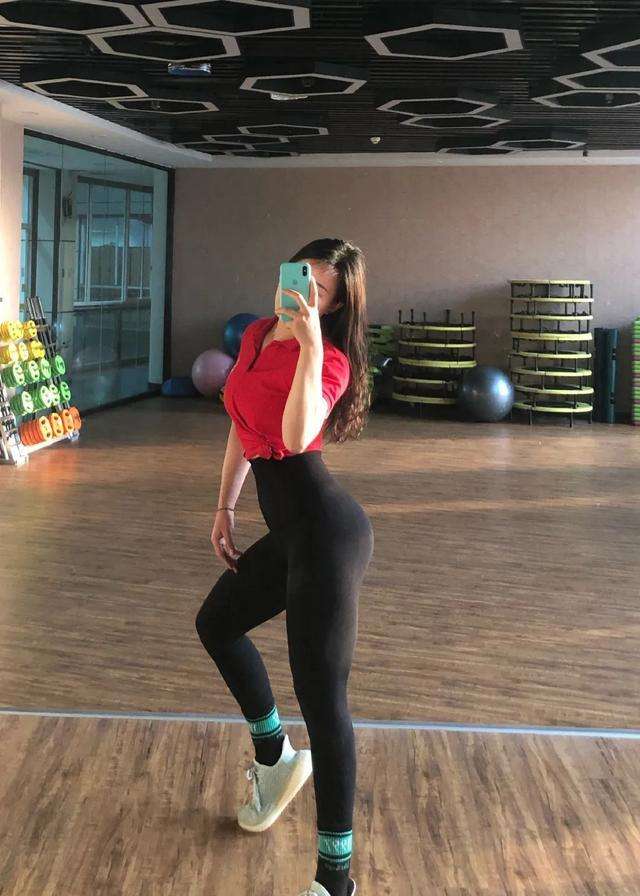 小鱼过年大乱斗手游下载